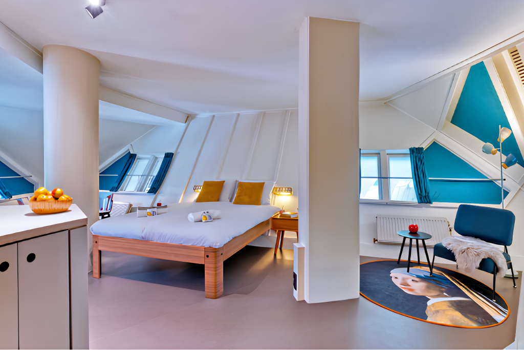 Übernachten in den Kubushäusern: im Stayokay Cube Studio in Rotterdam