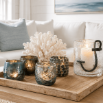 Styling im Hamptons Stil mit Tablett und Wiundlichtern